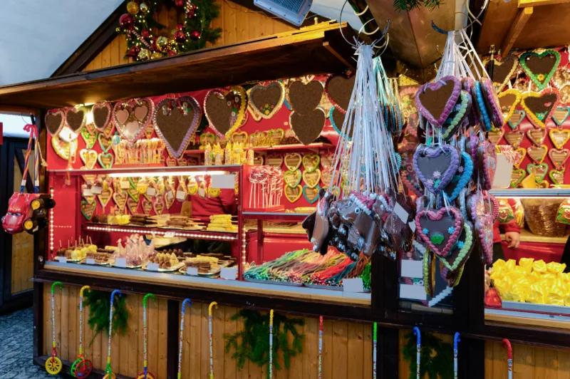 Burg Shopping med Julmarknad