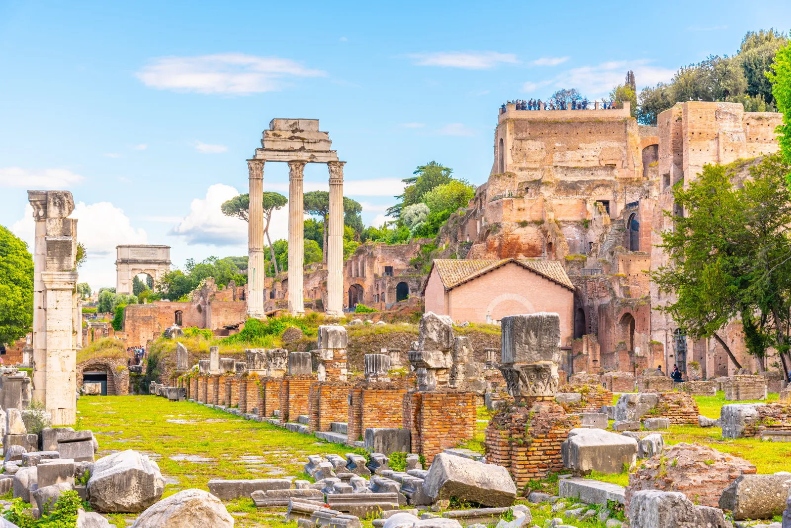 Ruinerna av Dioskurernas tempel vid Forum Romanum i Rom