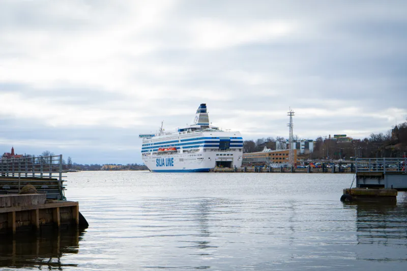 Silja Line-färja vid kaj