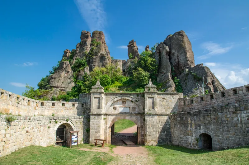 landskap med borg i Bulgarien