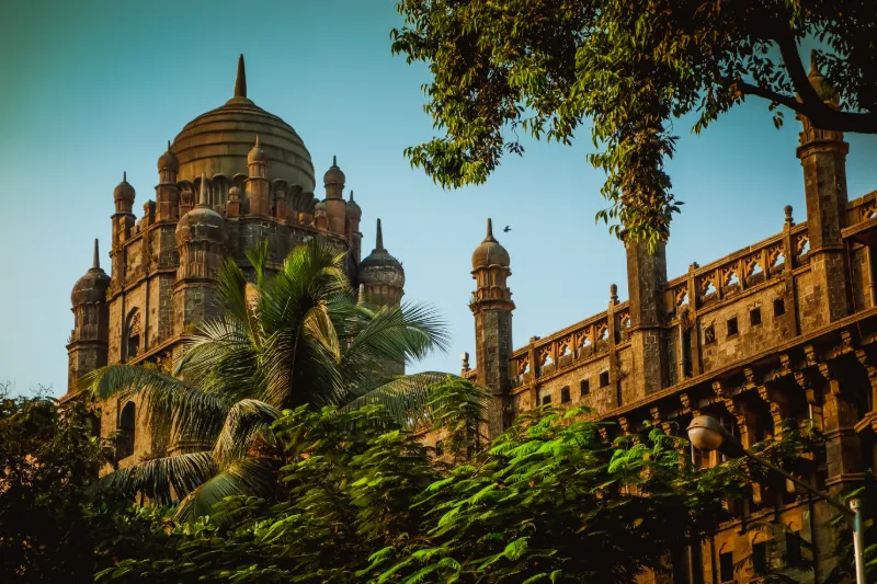 Historisk byggnad och kolonial arkitektur i Mumbai, Indiens största stad.
