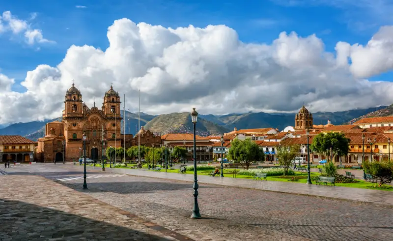 Plaza de Armas med katedralen i Cusco.