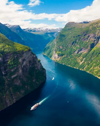 Upplev den norska kusten med Hurtigruten