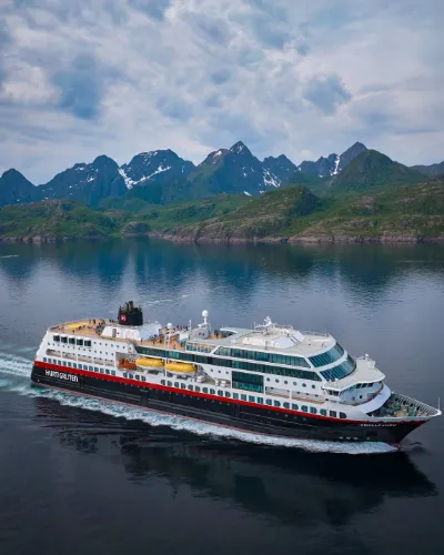 MS Trollfjord