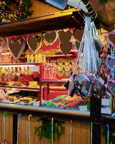 Burg Shopping med Julmarknad
