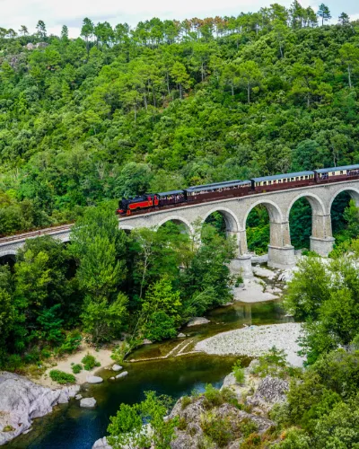 Provence på flod & räls
